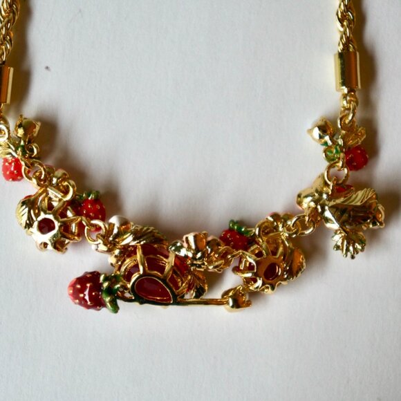 Nice necklace with flowers, strawberries and red stones - Picture 7 of 7